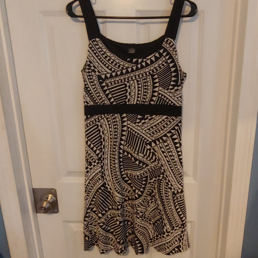 Black & White Pattern Stretch Dress